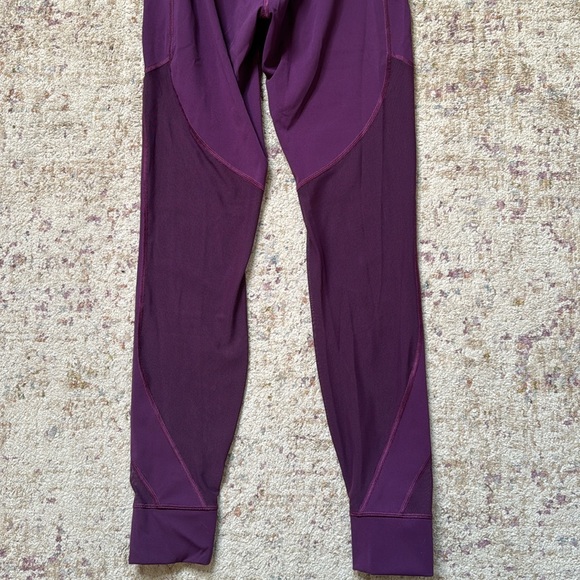 Lululemon Mesh Panel High Rise Legging - Picture 9 of 9